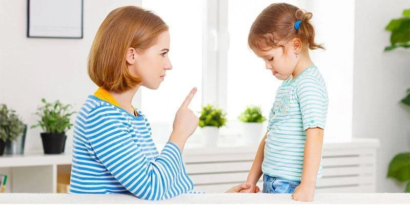 3 совета родителям, которые помогут научить ребенка слышать запреты