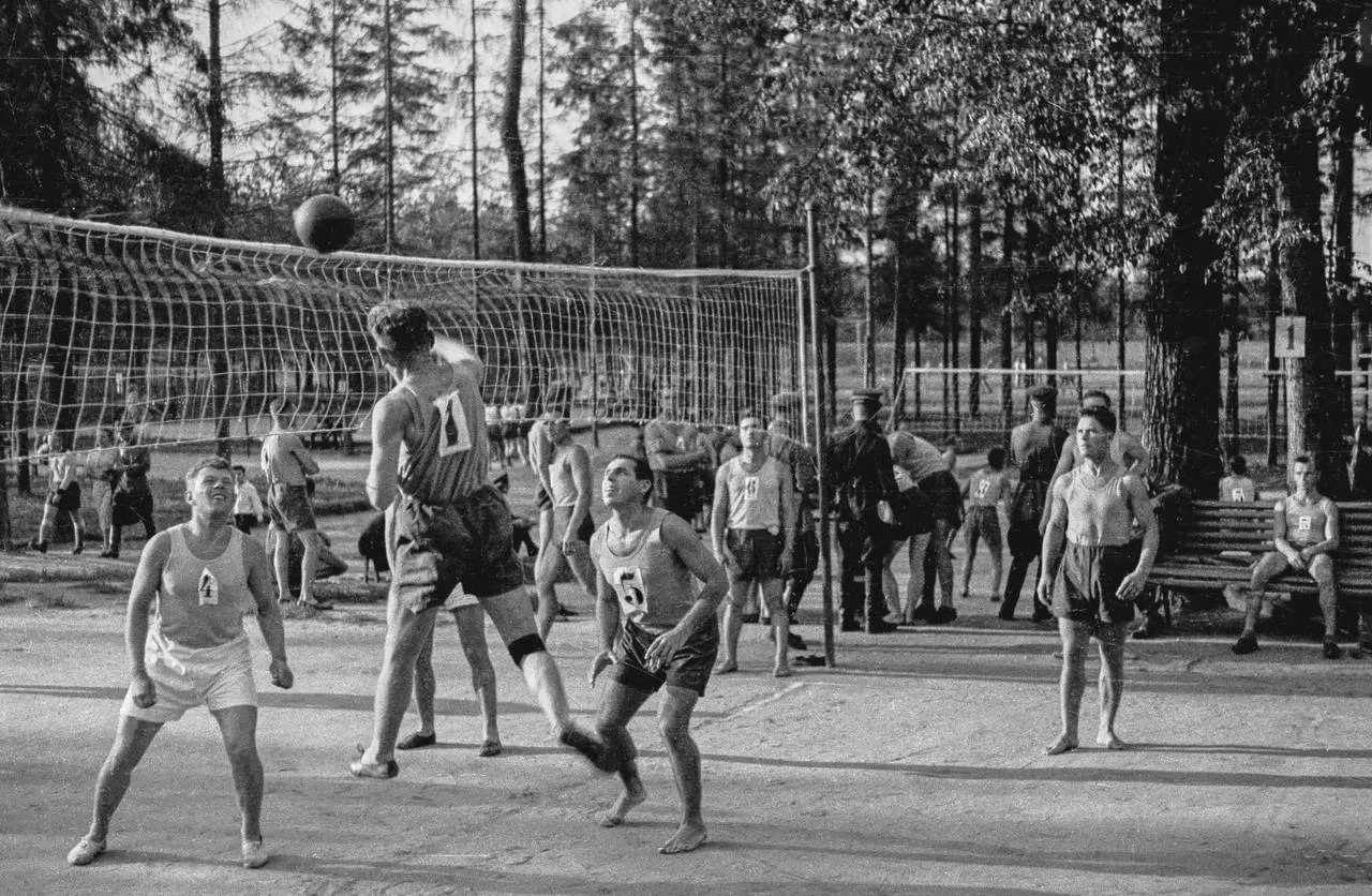 🏐 А вы знали, что сегодня День рождения отечественного волейбола? 

✔️Именно 28 июля 1923 года сост