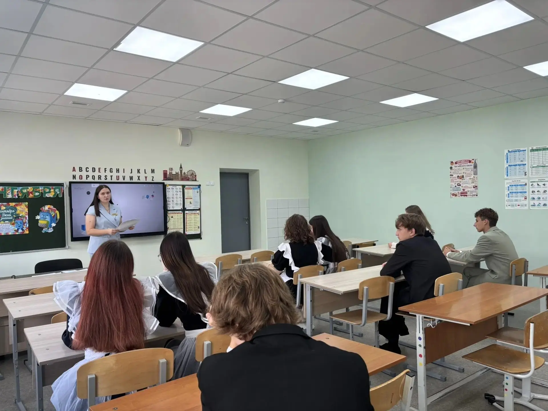 Сегодня во всех классах с 1 по 11 прошли вводные комплексные инструктажи по технике без...
