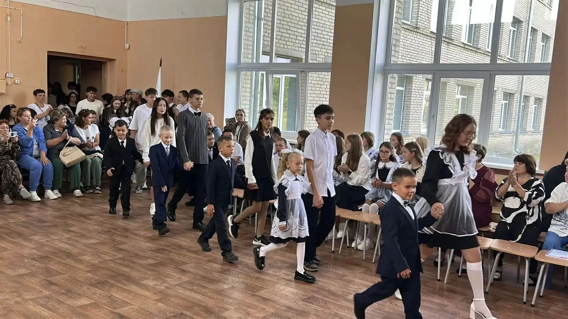Первого сентября во всех школах Кизильского округа прошли мероприятия, посвященные Дню ...