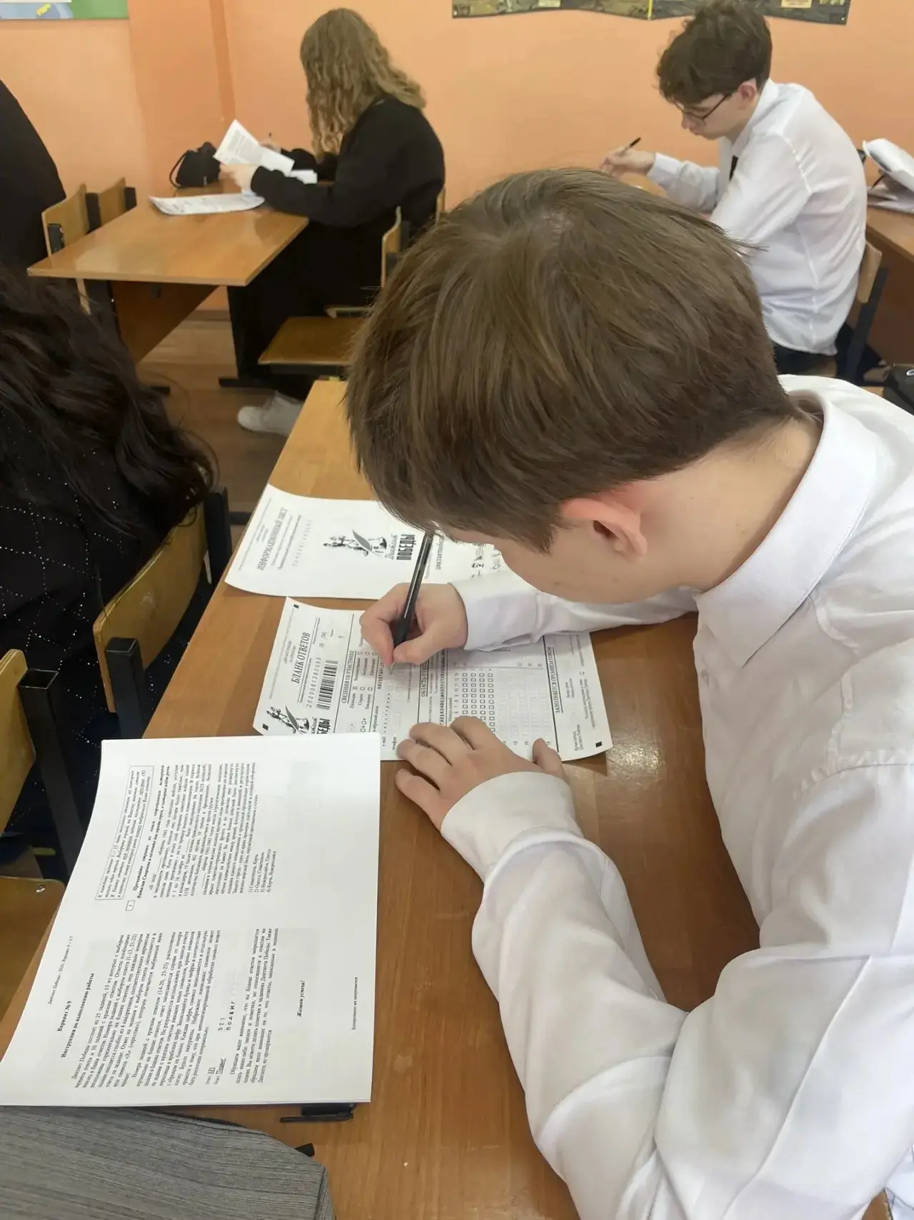Сегодня, 24 апреля, для учеников 11 «А» класса нашей школы история стала ближе и осязаемее. Они прин