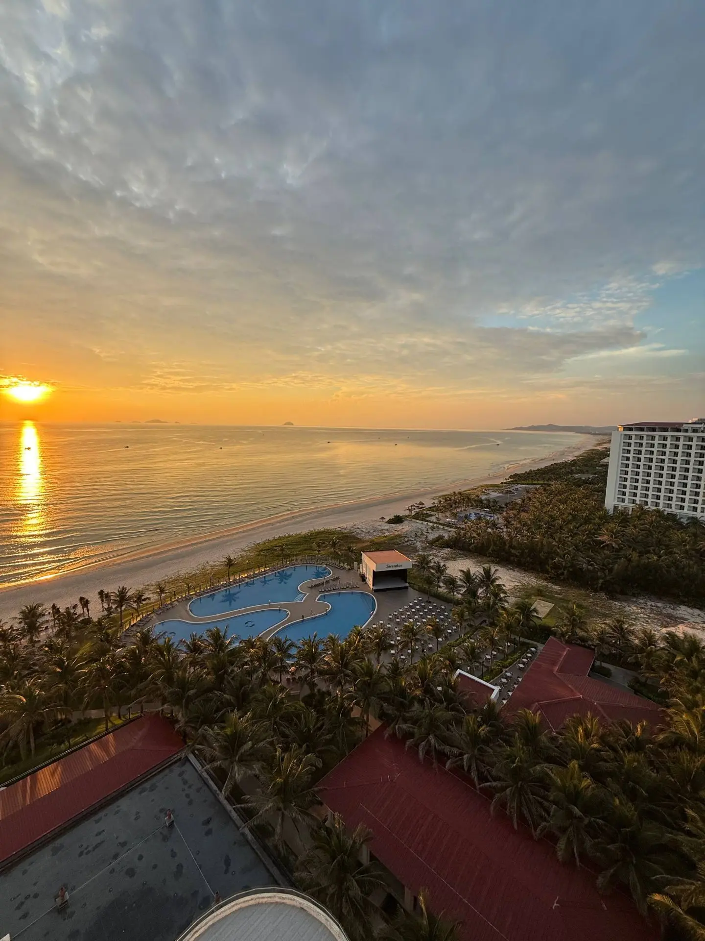 Красавчик Swandor Hotels & Resorts Cam Ranh 5*