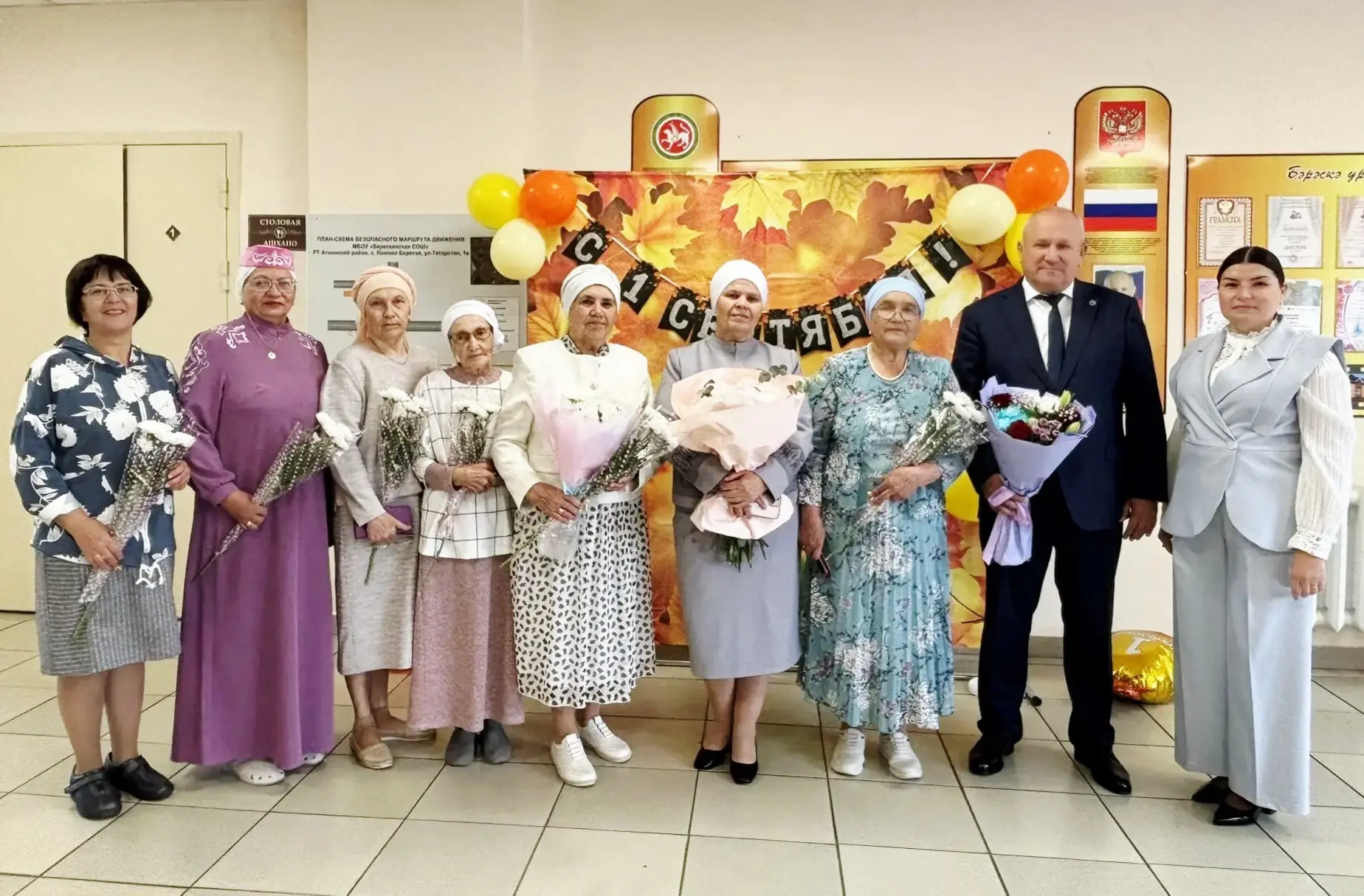 1 сентябрь - "Белем көне" бәйрәменә Ленин исемендәге нәселле эре терлек заводы җитәкчес...