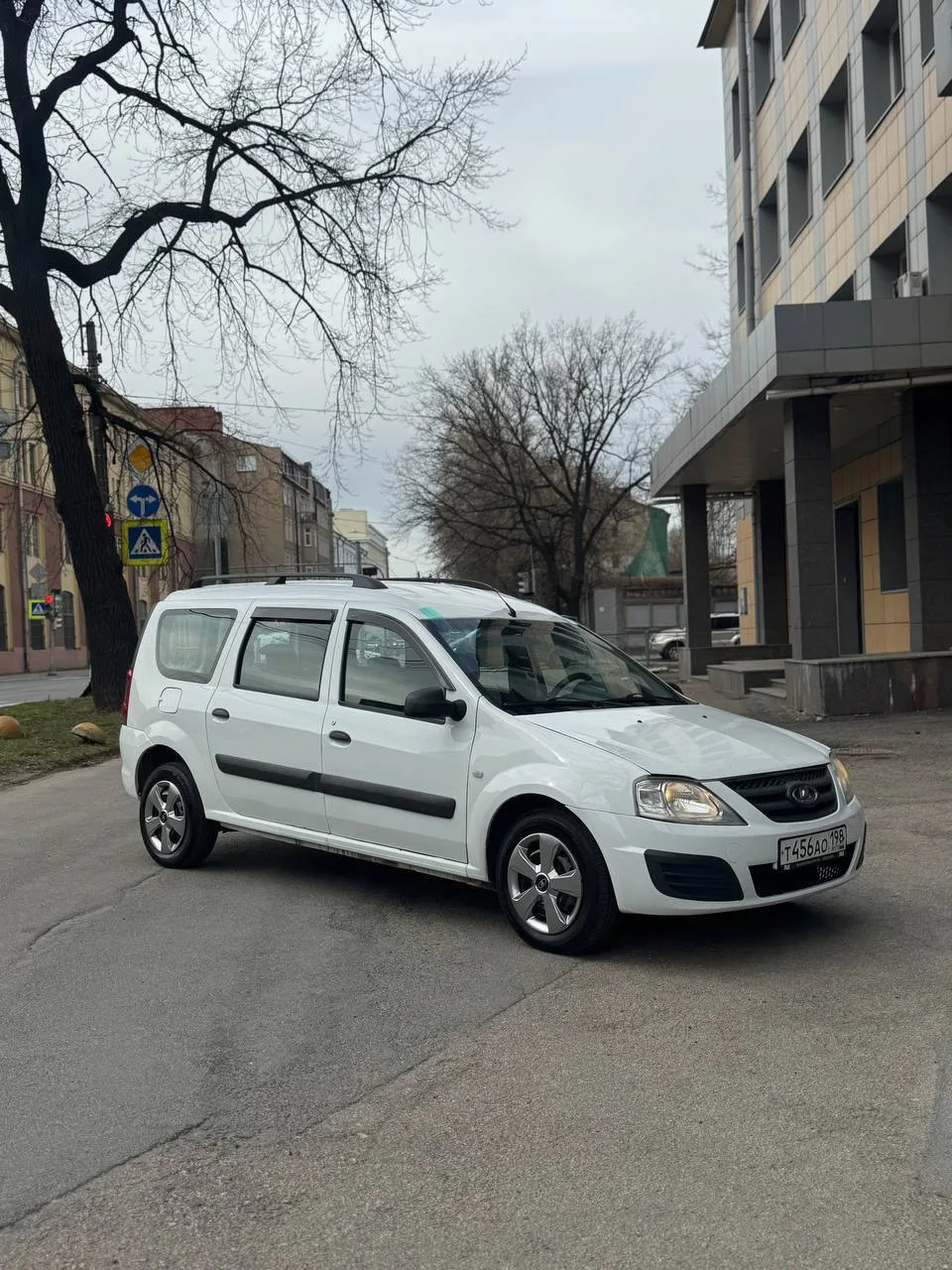 LADA LARGUS 7 мест люкс

▪️ Год выпуска — 2019
▪️ 1.6 | механика | 87 лс
▪️ 173 тысяч пробег 
▪️ 7 м