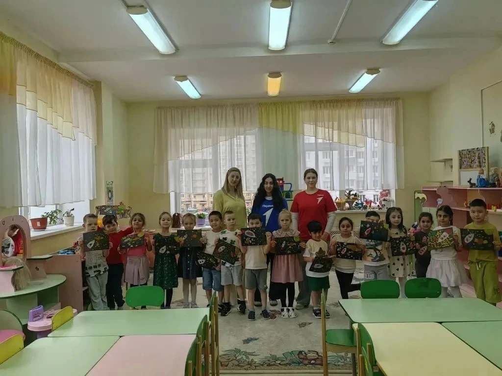🚀В честь Дня космонавтики активисты первичного отделения «Движение Первых» совместно с воспитателями