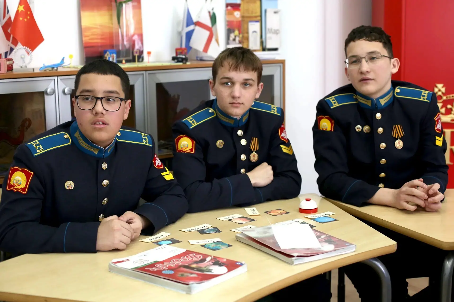 В рамках Недели космоса в нашем училище проходило множество различных тематических уроков.  Кадеты 2
