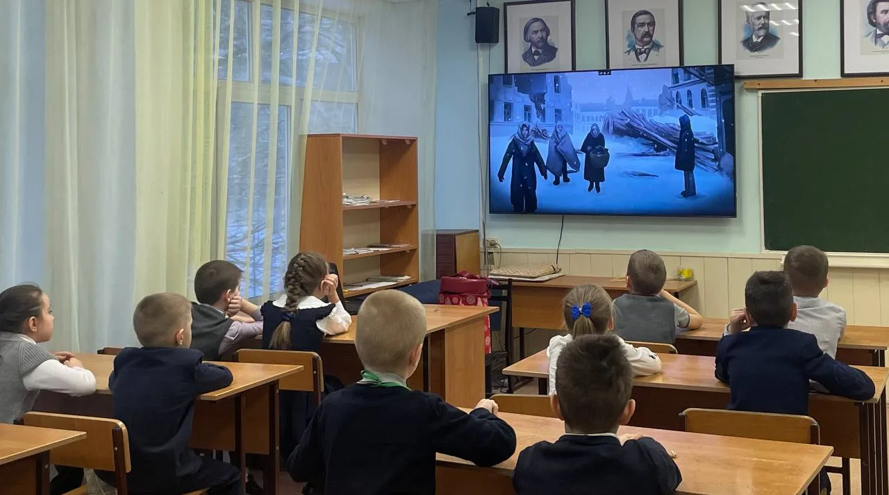 ✨Сегодня в нашей школе прошли памятные мероприятия, посвящённые двум трагическим и героическим стран