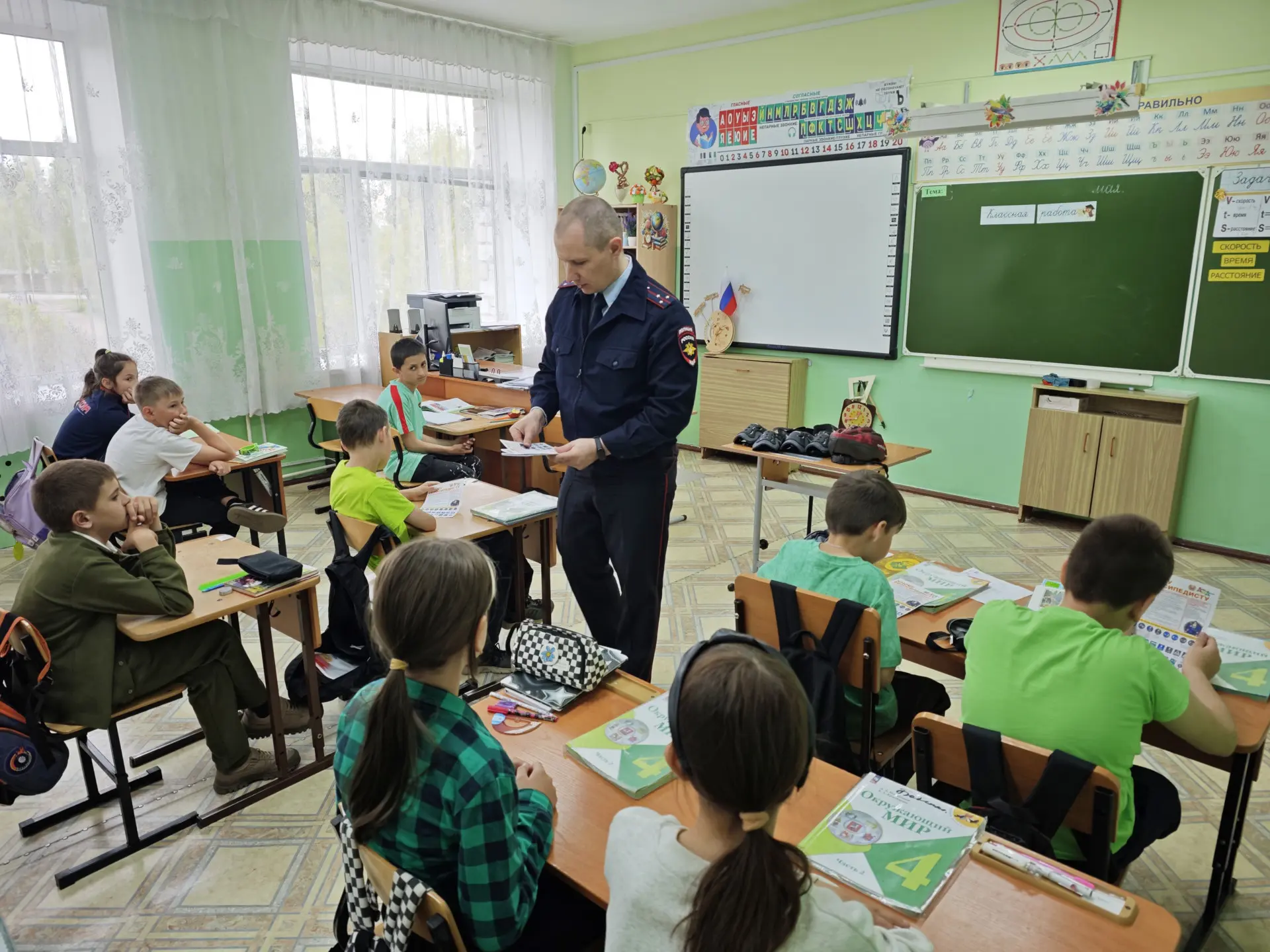 В Идринско-Краснотуранском округе сотрудники Госавтоинспекции провели мастер-класс для юных велосипе