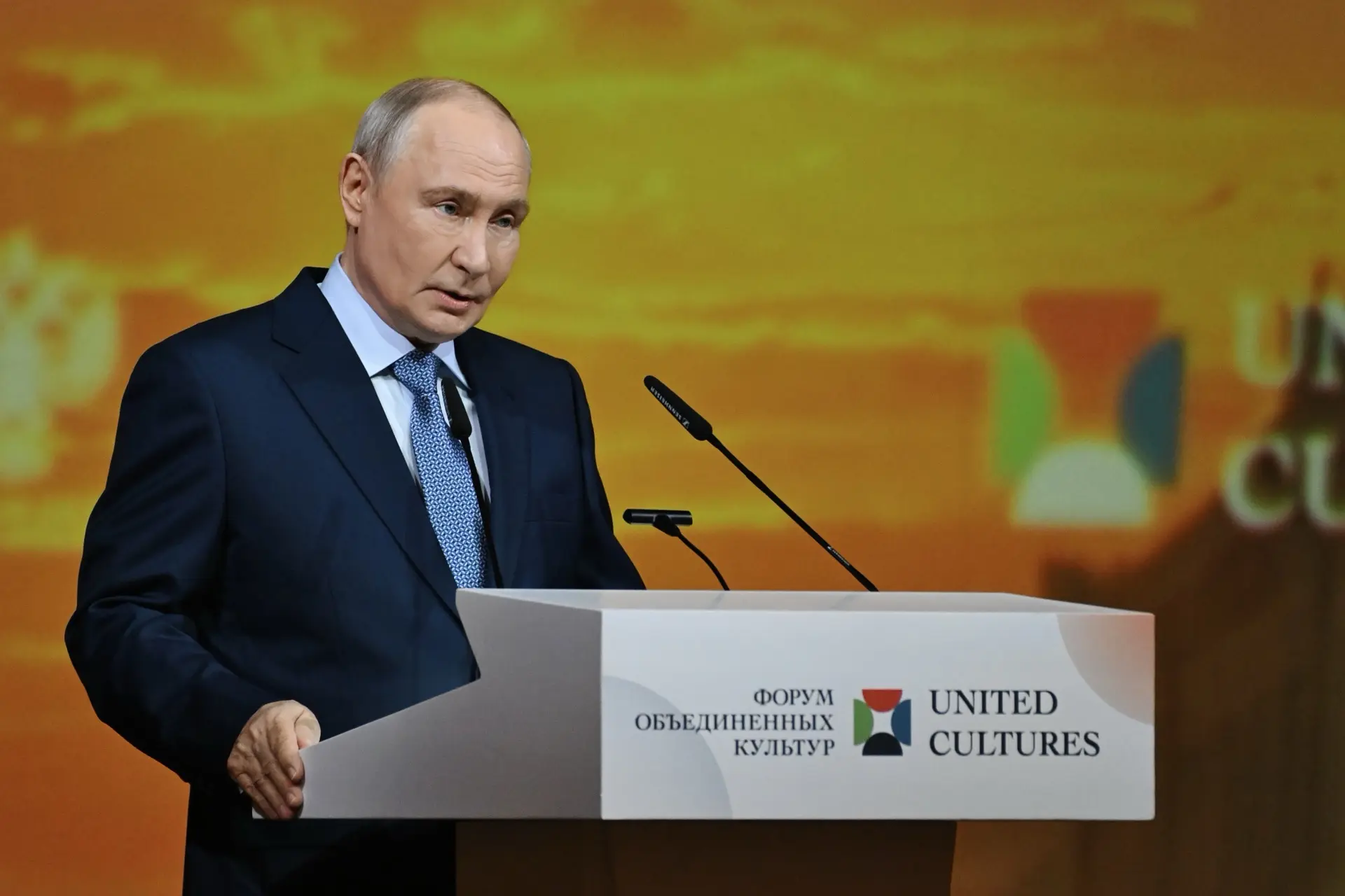 Сегодня день рождения Президента Российской Федерации Владимира Владимировича Путина.
