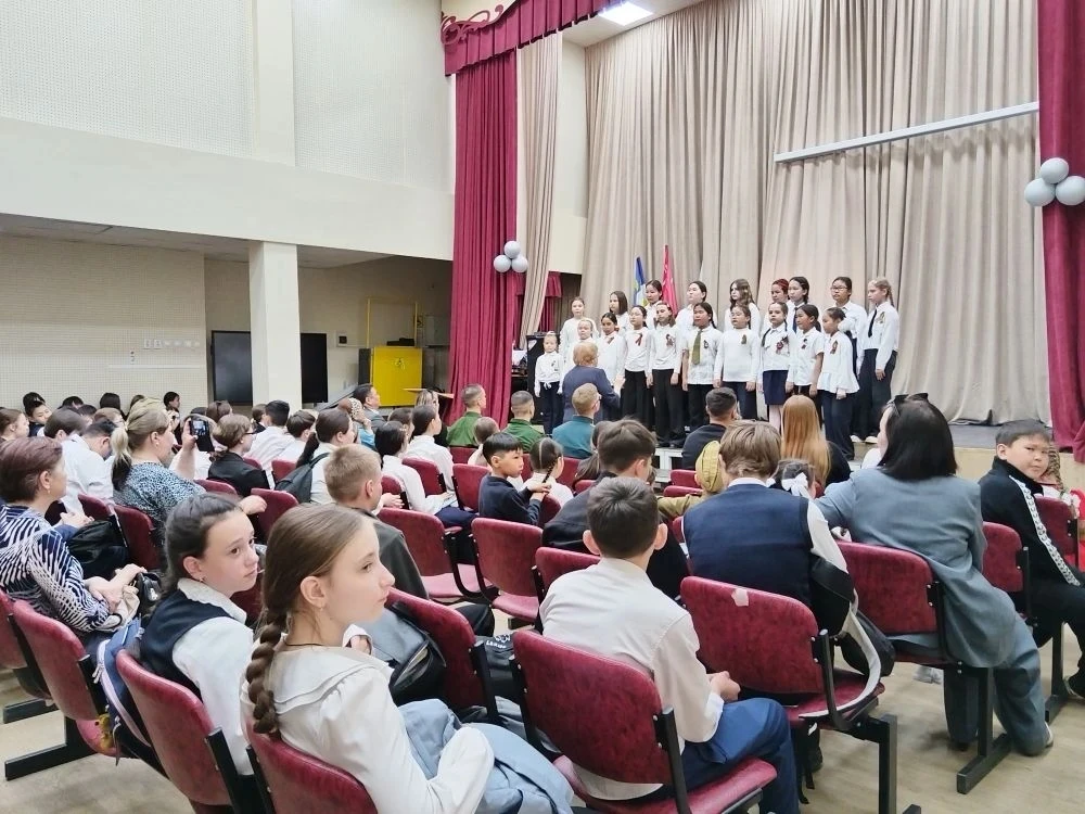 В Сотниковской школе состоялся трогательный и душевный концерт «Сквозь года звенит Победа», который 