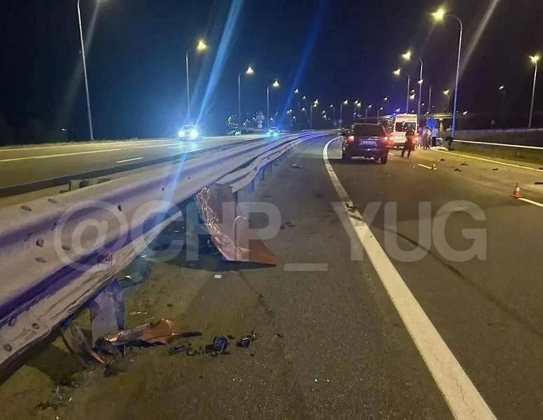 В ДТП погиб 19-летний парень, еще трое в больнице - влетели в дорожное ограждение

В пригороде Майко