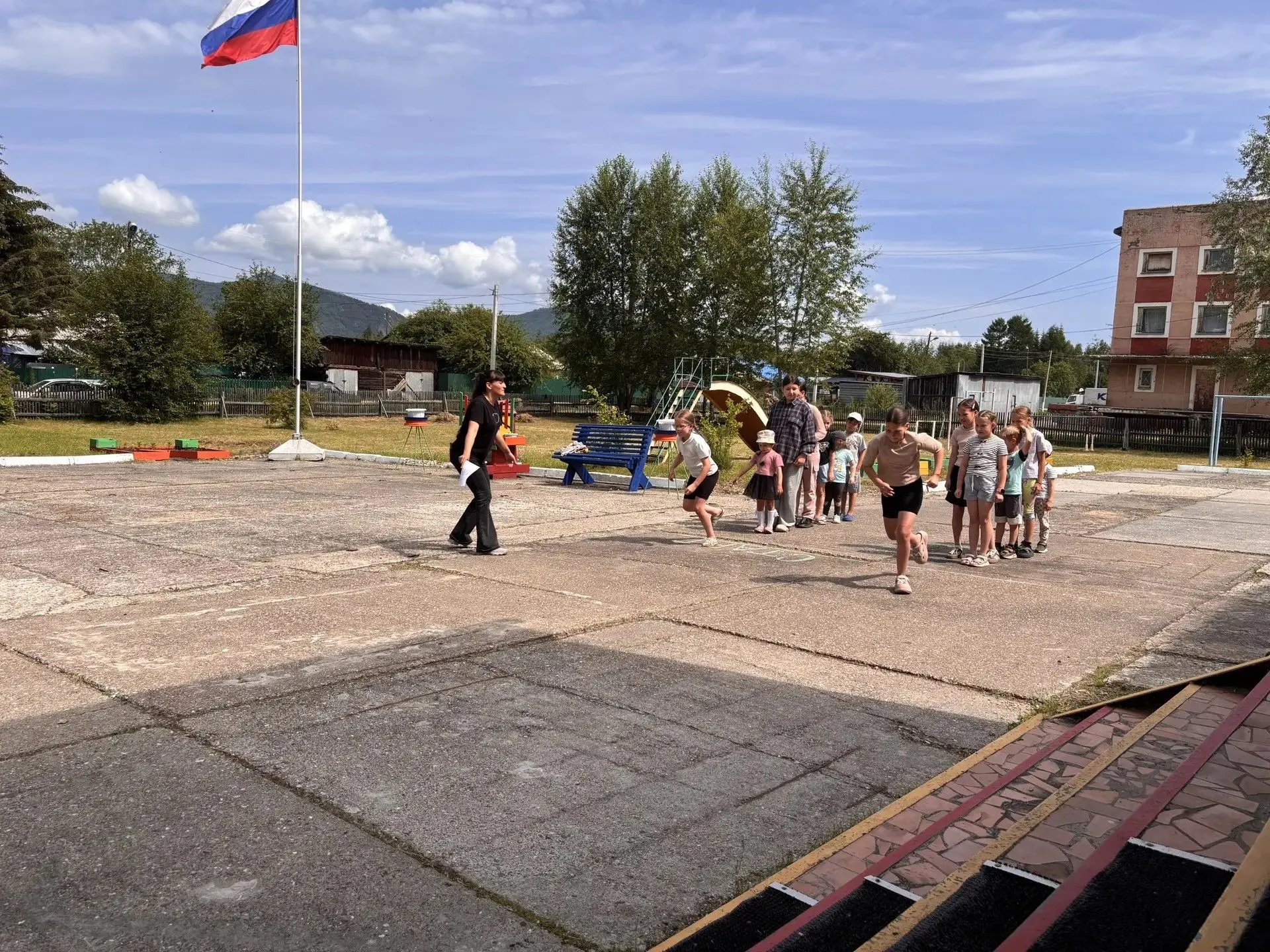 👪✨ День семьи, любви и верности: Эстафета радости и единства! ✨👪
В нашей школе с большим размахом 