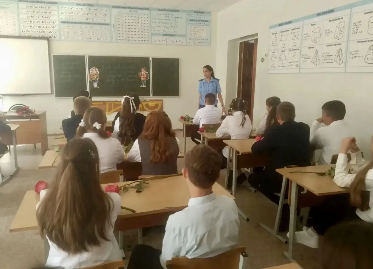 В День знаний работники прокуратуры Сапожковского района посетили торжественную линейку...