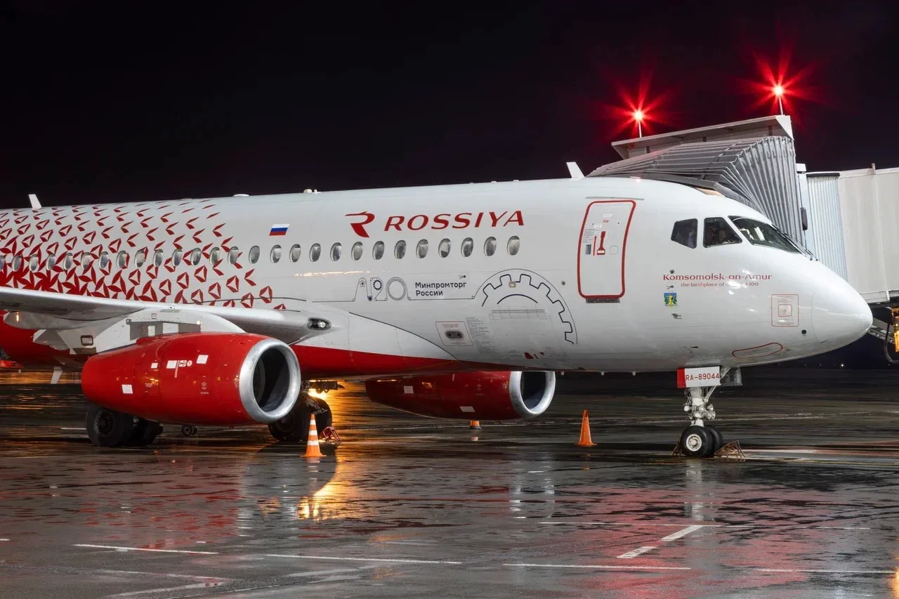 Вот такой Superjet 100 в специальной ливрее поймал недавно фотограф Максим Штурм в свой объектив!   