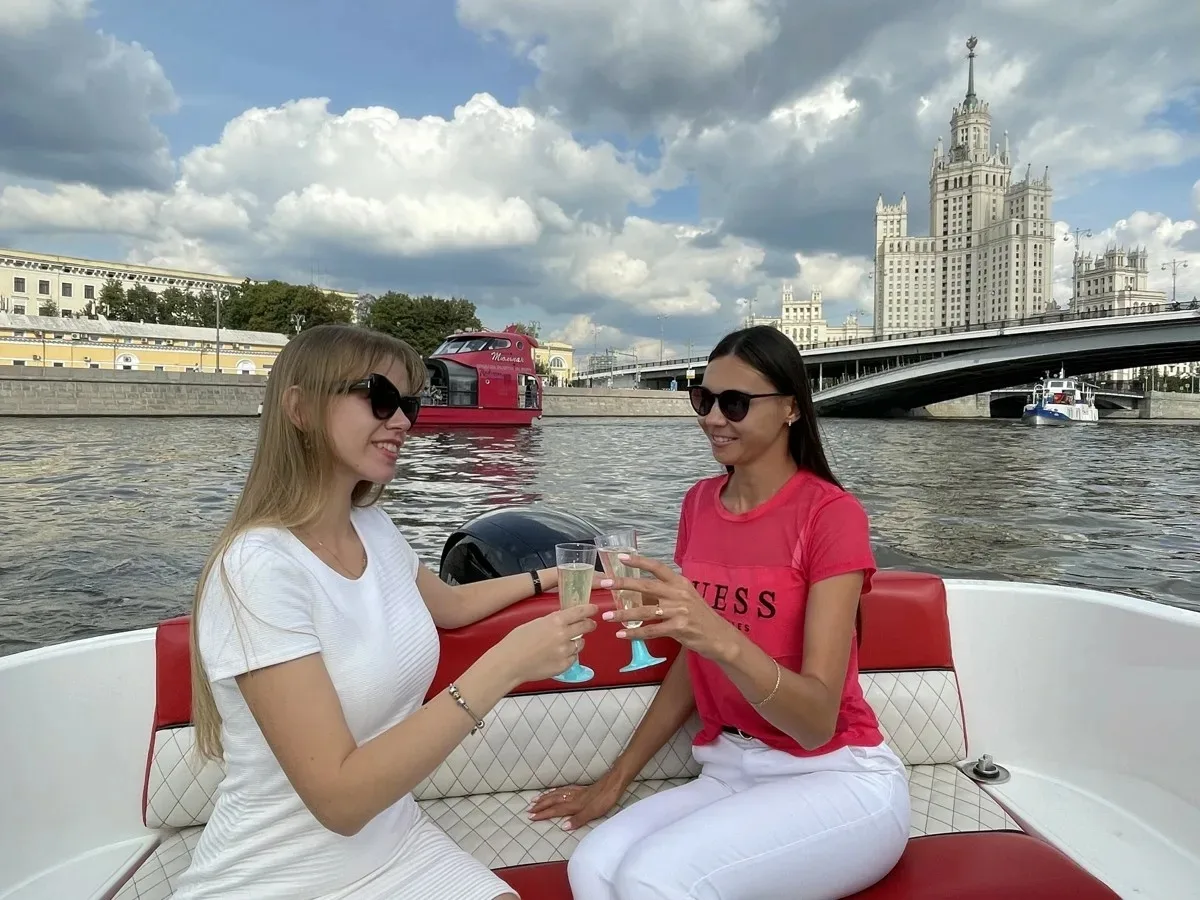 НЕРАБОТАЮЩИЕ РОССИЯНЕ С ДОРОГИМИ АВТО, ЯХТАМИ И КВАРТИРАМИ НАЧАЛИ ПОЛУЧАТЬ ПИСЬМА ИЗ НАЛОГОВОЙ

Труд