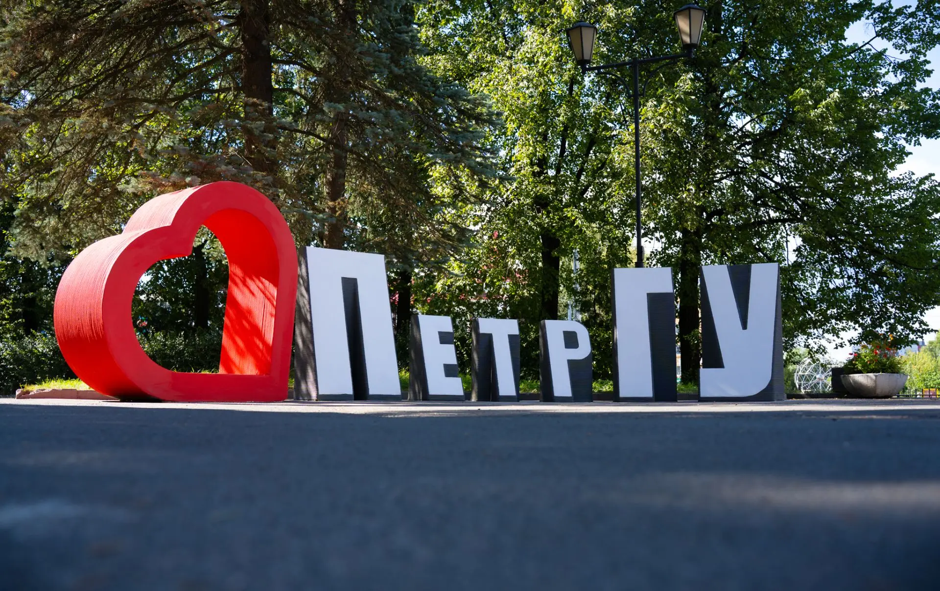 Сколько изделий может напечатать один Лерто принтер за месяц?