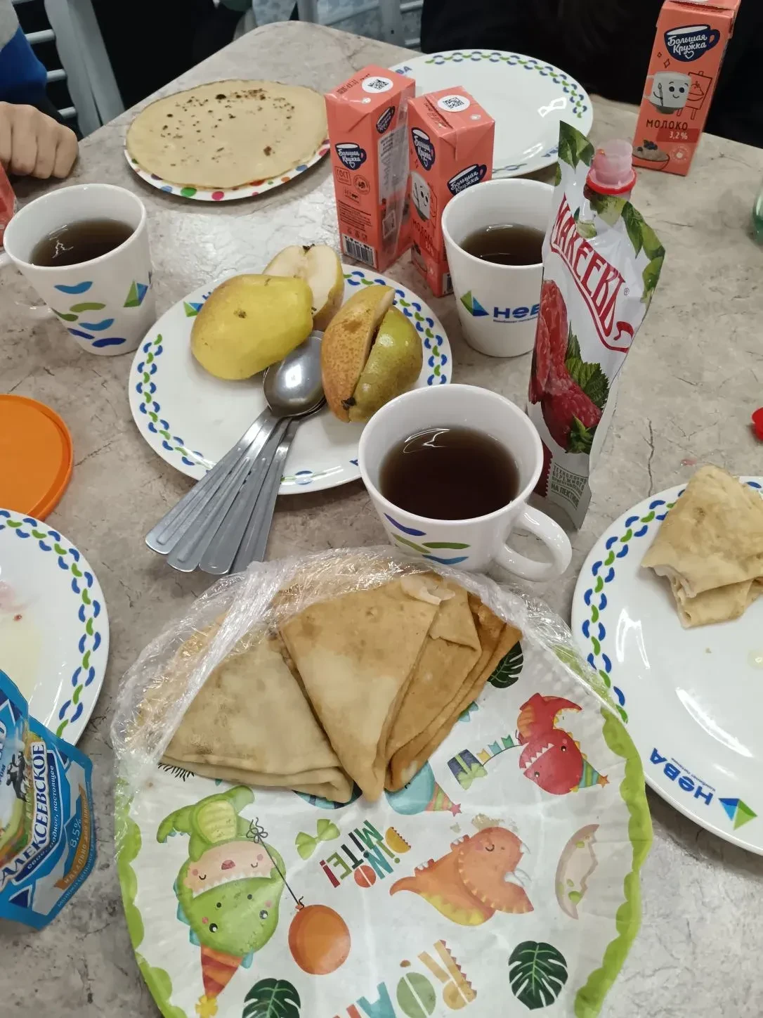 🥞Масленица в 4Б: Блины, игры и добрая классика!  Пока одни только планируют печь блины на выходных, 