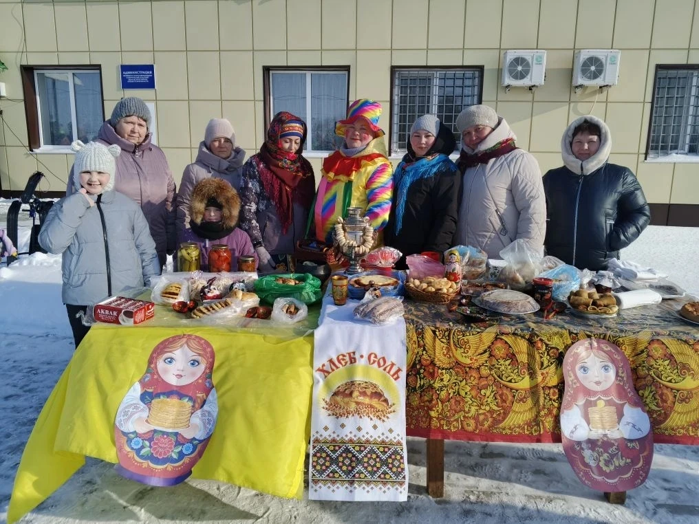 Воскресный день, 22 февраля в парке отдыха СДК начался весело и шумно. Народное гуляние...