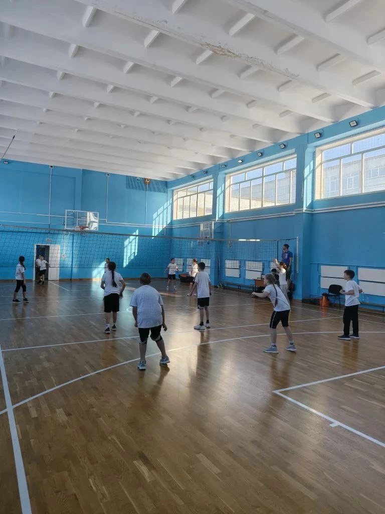 🏐 13 февраля прошли Городские соревнования по пионерболу.                          Команда МБОУ СОШ1