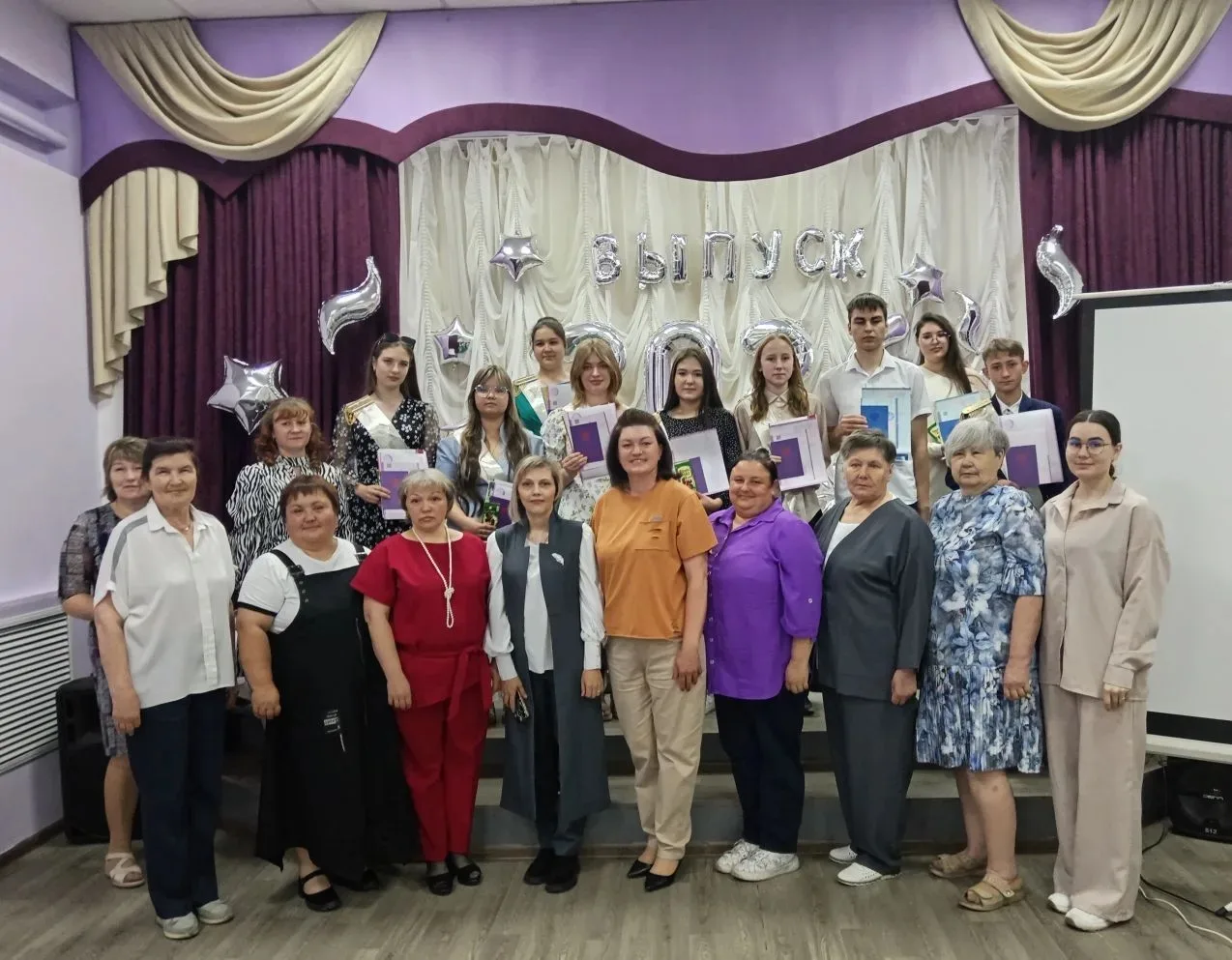 27.06.2026 года в  школе состоялось важное и торжественное событие " Вручение аттестато...