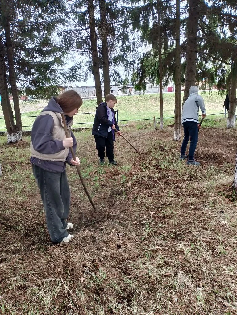 «Эколята» в действии: убираем природу вместе💚🌳