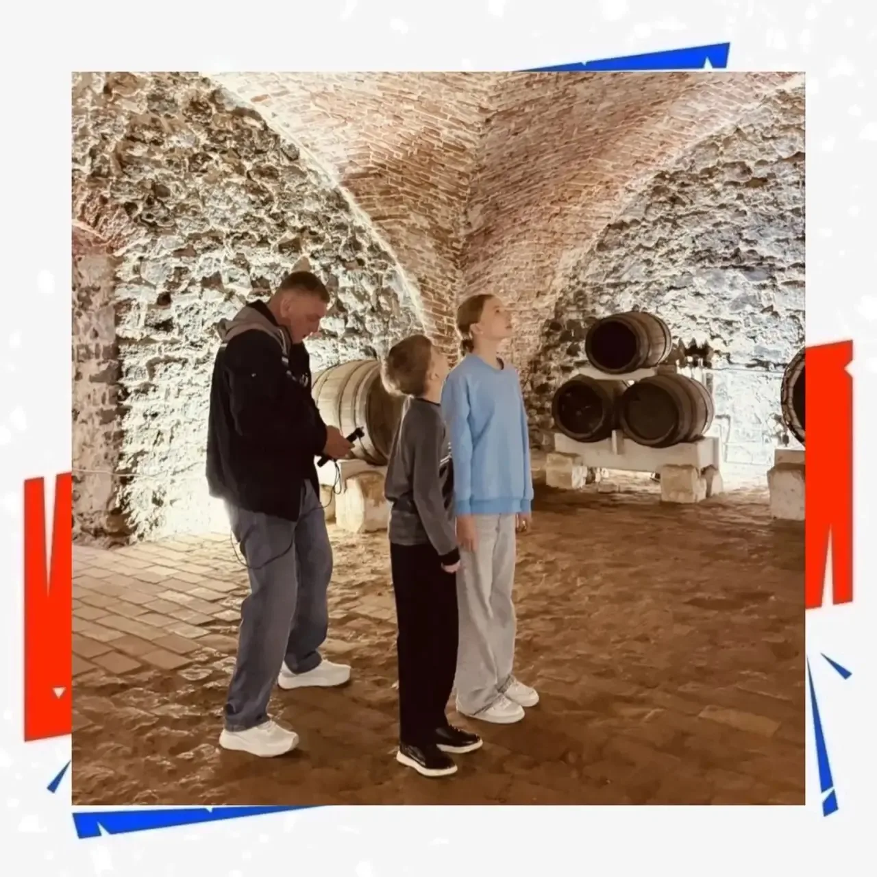 НАШИ ЛИЦЕИСТЫ В КАДРЕ! 🎤🎬  Ученица 5 «В» класса Екатерина Владимирская приняла участие в съемках поз