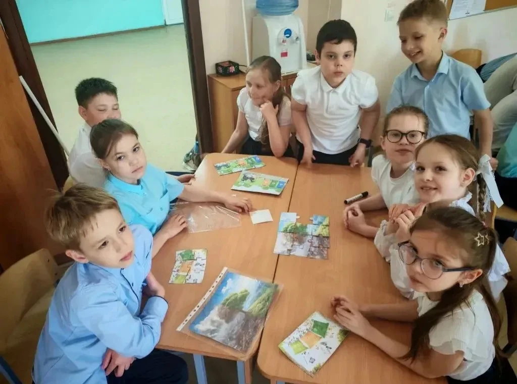 Юннаты экологического отряда «ЮнЭк» ( руководитель учитель географии Жигулина Л.А.)провели для обуча