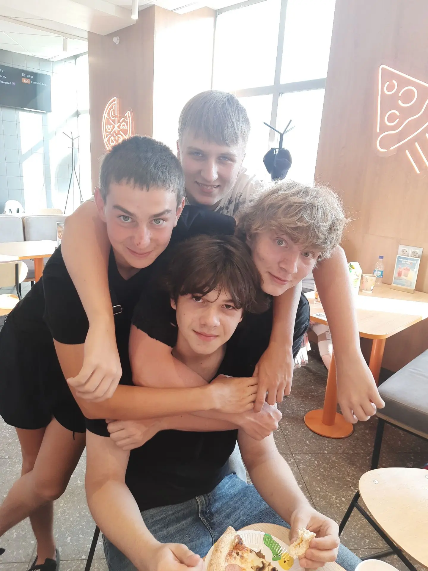 🎉 Девятый класс — всё! Но мы не расходимся 😅