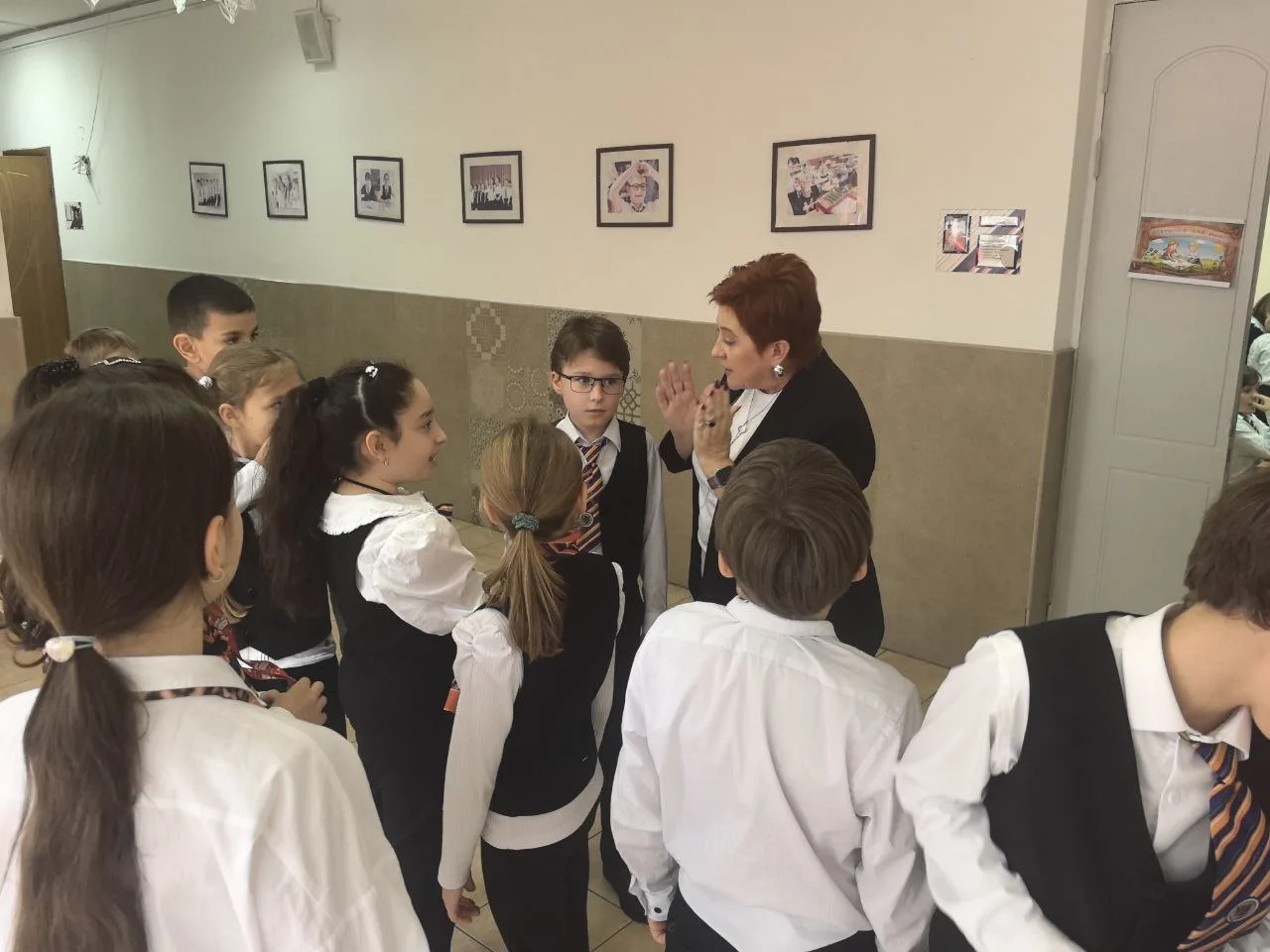 МАМИН КВЕСТ: ПРАЗДНИК ТВОРЧЕСТВА И ЕДИНСТВА! 🎉  Сегодня в нашей гимназии состоялся увлекательный «Ма