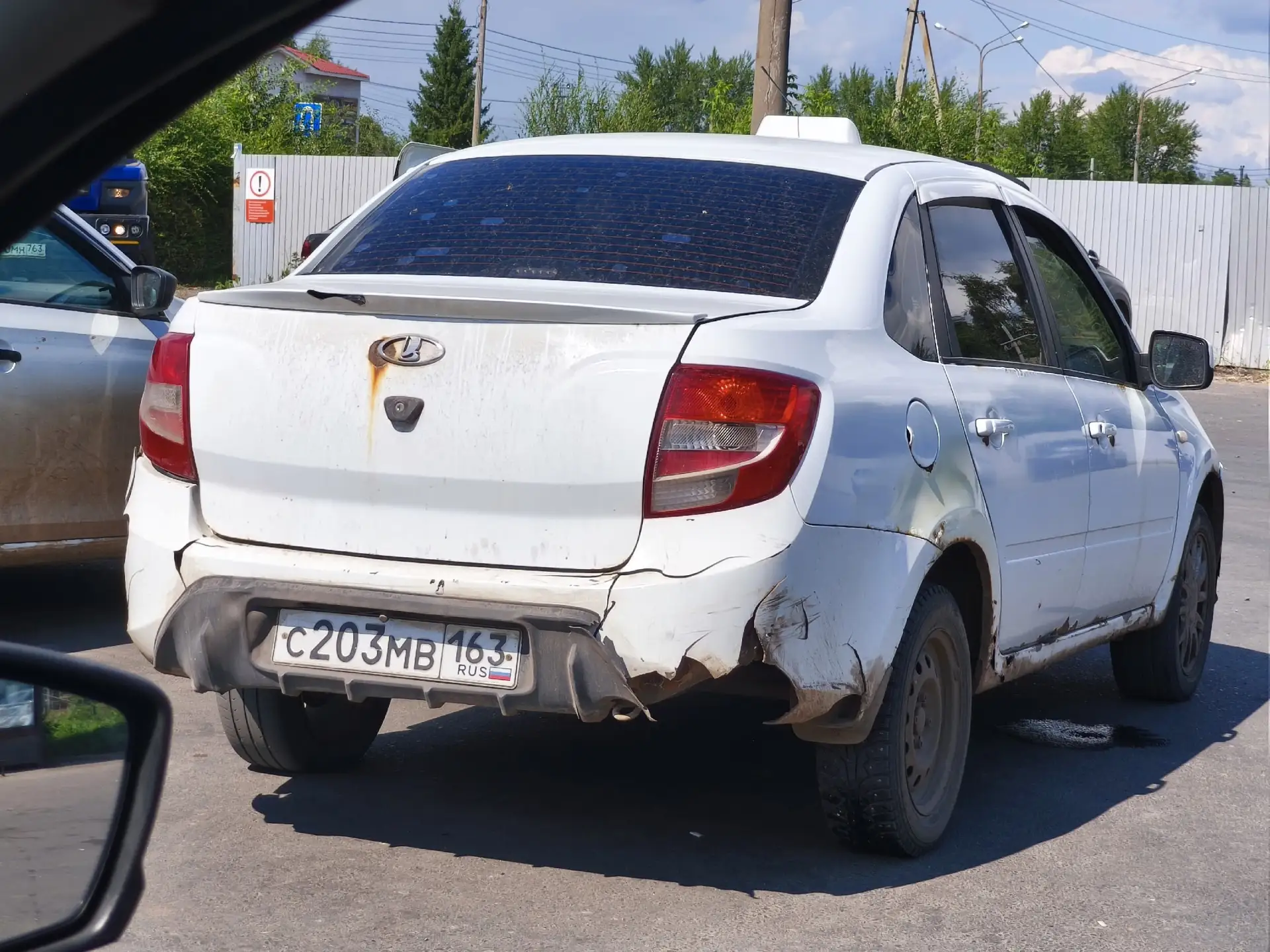 Какие машины у нас в такси,на шипах,укатанная в хлам!!!!!! Машина базовская,вы людей во...