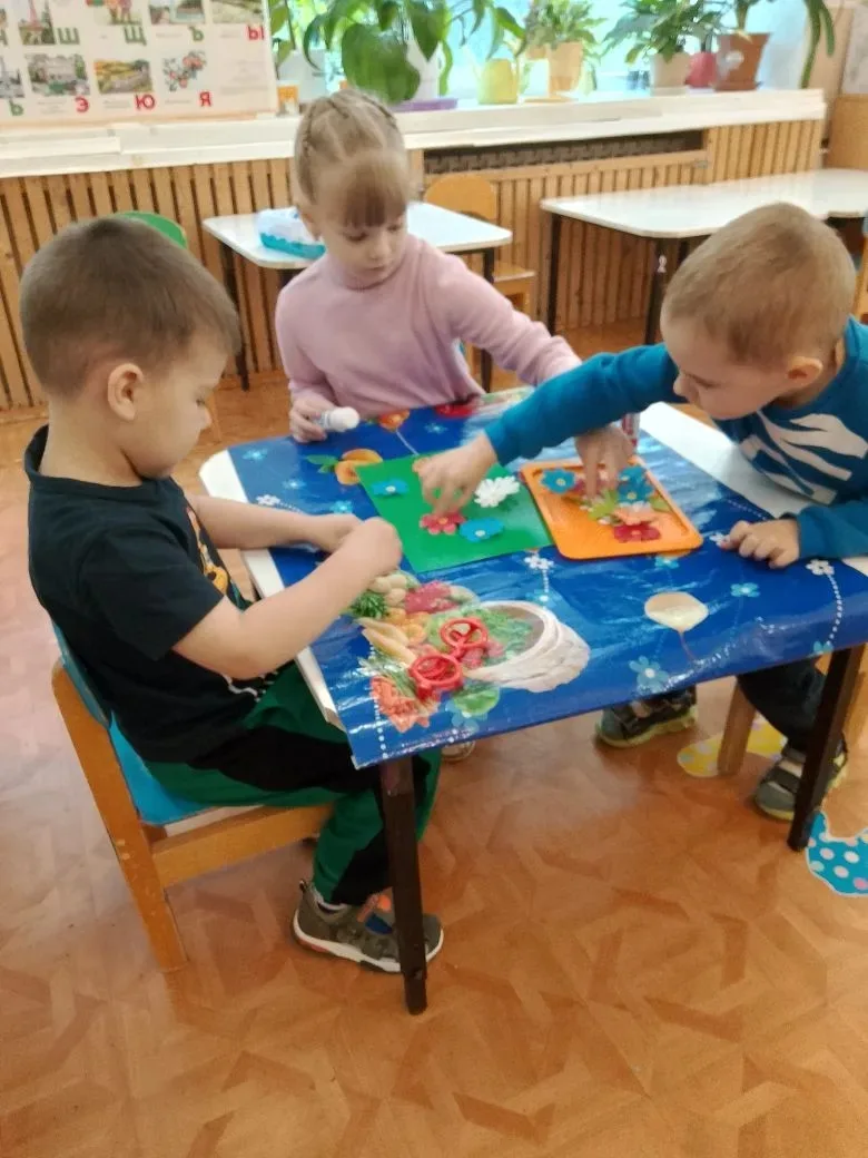Аппликация «Цветочная полянка»
