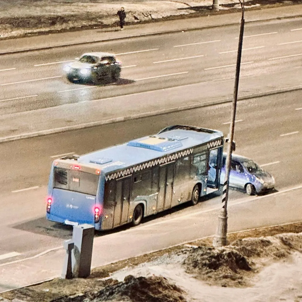 Вечернее ДТП с участием рейсового автобуса на Сосенском стане в Коммунарке