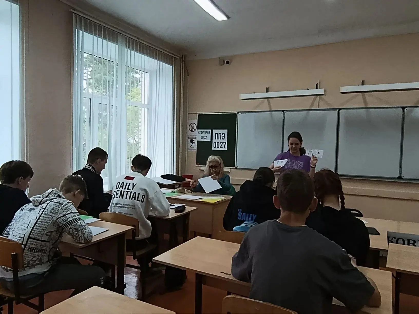 В последние дни учёбы с учащимися 9-11 классов была проведена беседа о том как психологически подгот