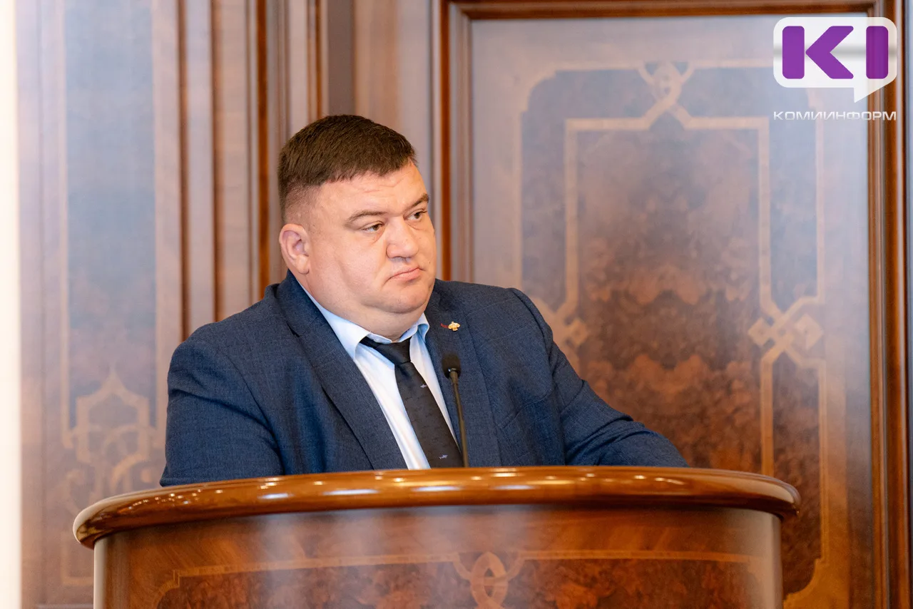 Ростислав Гольдштейн потребовал активнее решать вопрос ремонта тротуаров и подъездов к садам и школа