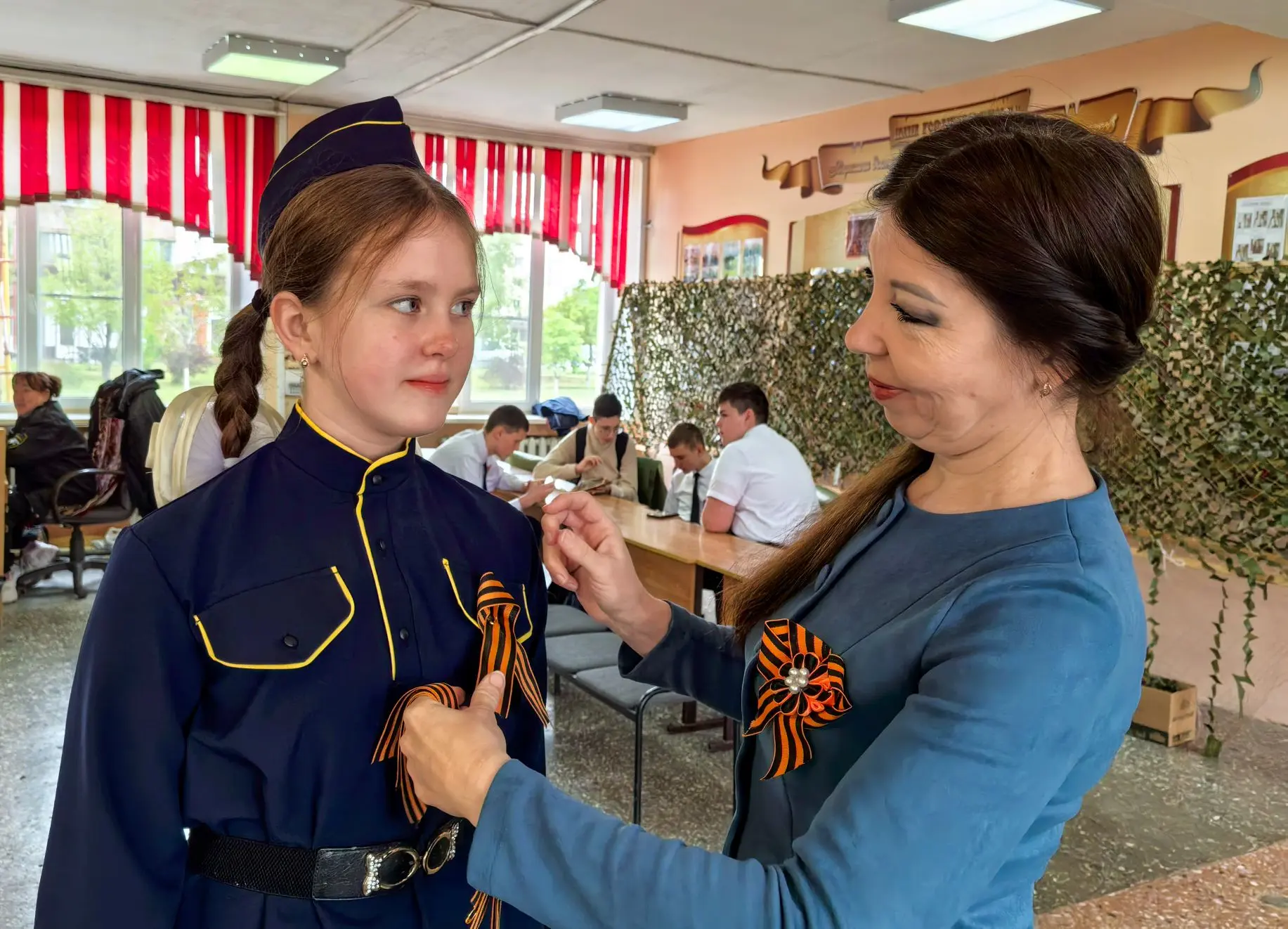 🎗️ Акция  «Георгиевская лента»  в Икрянинской СОШ!  Икрянинская средняя школа  участвует в традицион