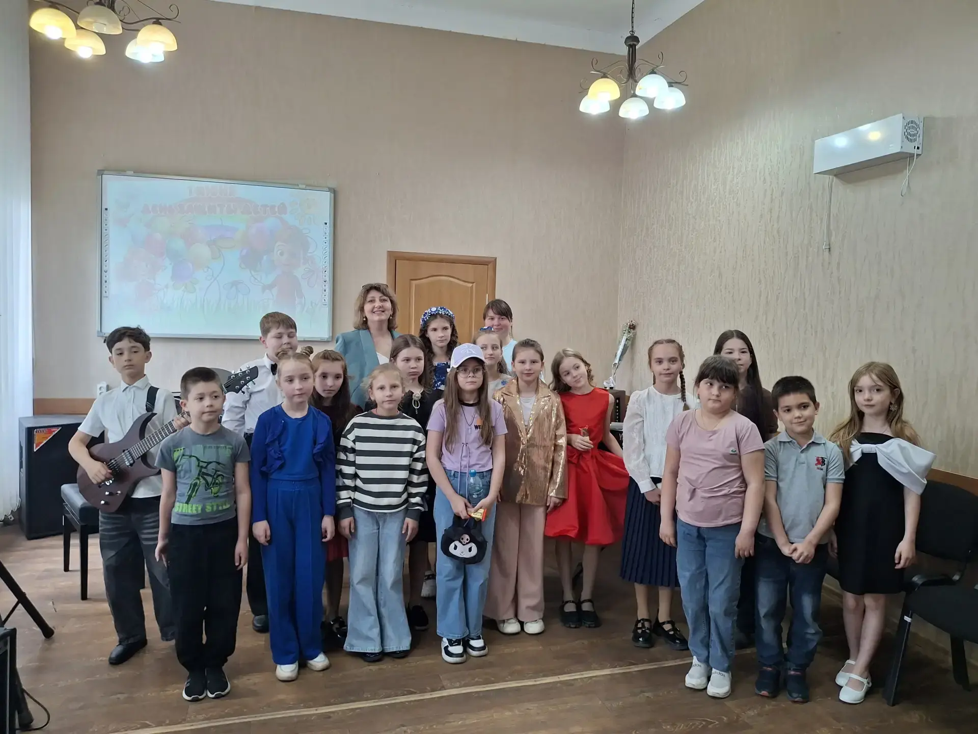Музыкальное приключение в Антрацитовской музыкальной школе: "Пусть дружат дети всей зем...