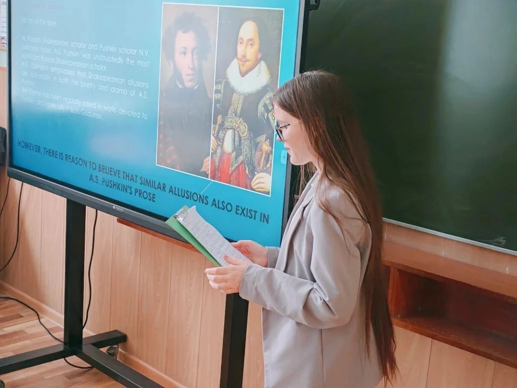 🚀 HELLO, SCHOOL! Итоги Englishmania: 🚀  🎉 Наши маленькие гении из 2б и 2в почти вышли на уровень "Ан