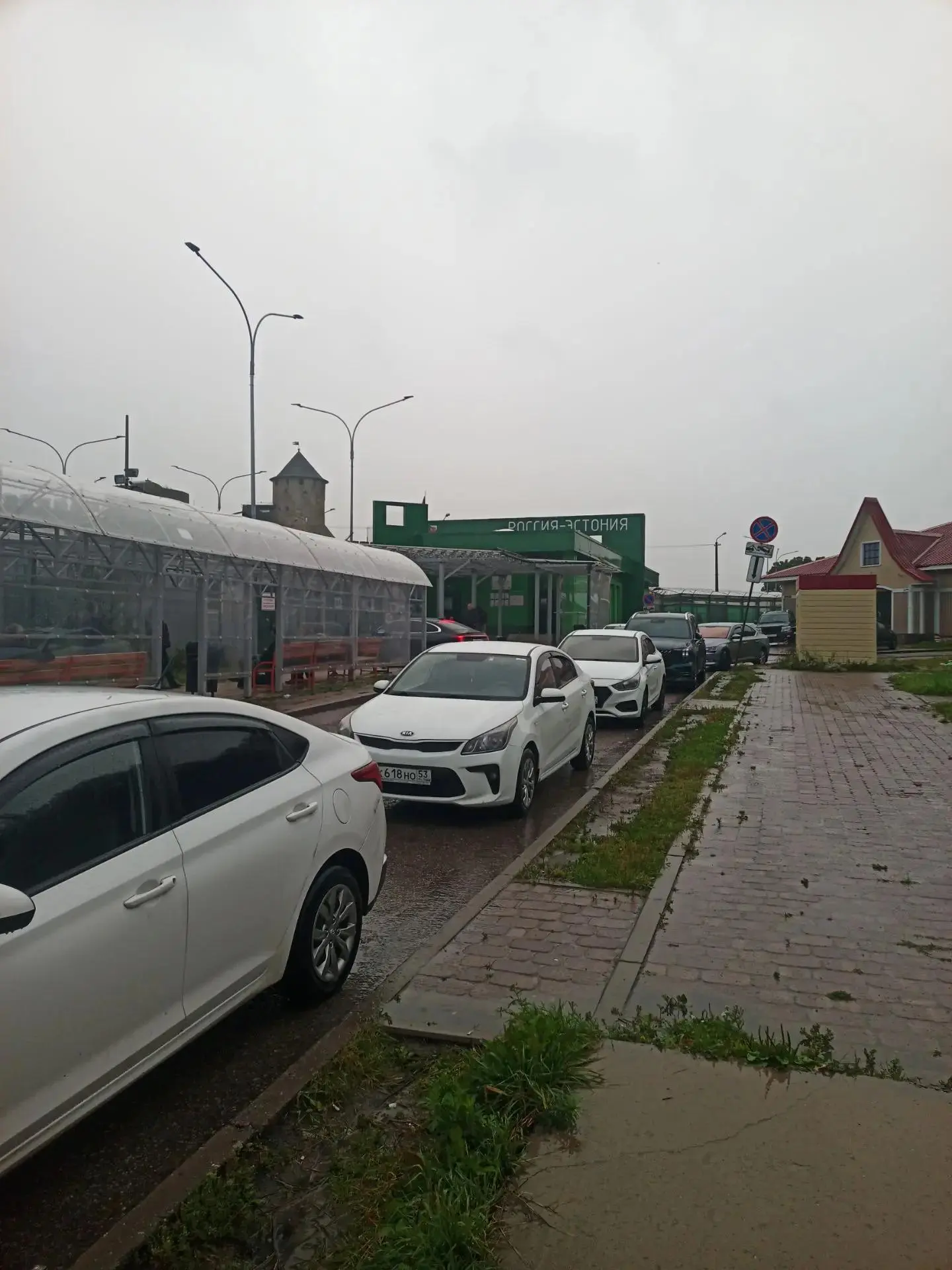 Камера - очередь из Нарвы (Эстония) в Россию https://balticlivecam.com/ru/cameras/eston...