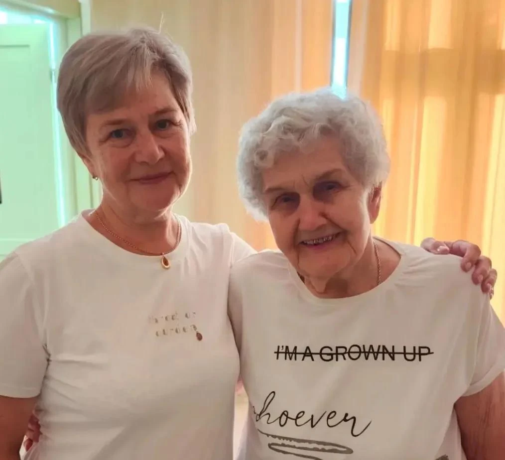 Александре Васильевне Воробьёвой – 90 лет, её дочери Татьяне Юрьевне Позняковой – 65. И...