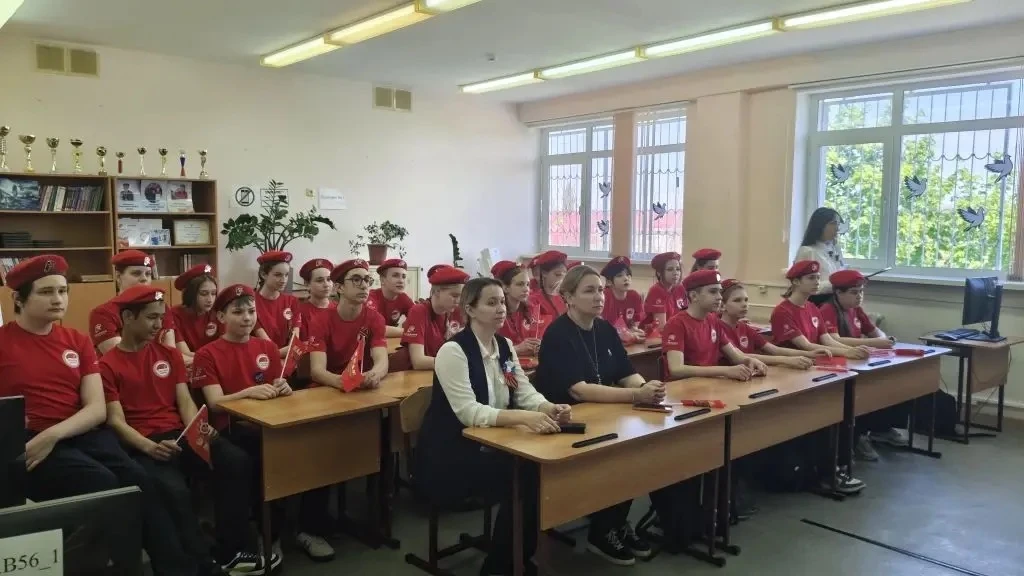 💫Телемост «Рассвет – Севастополь»: объединяя поколения и города  Сегодня в нашей школе в п. Рассвет 