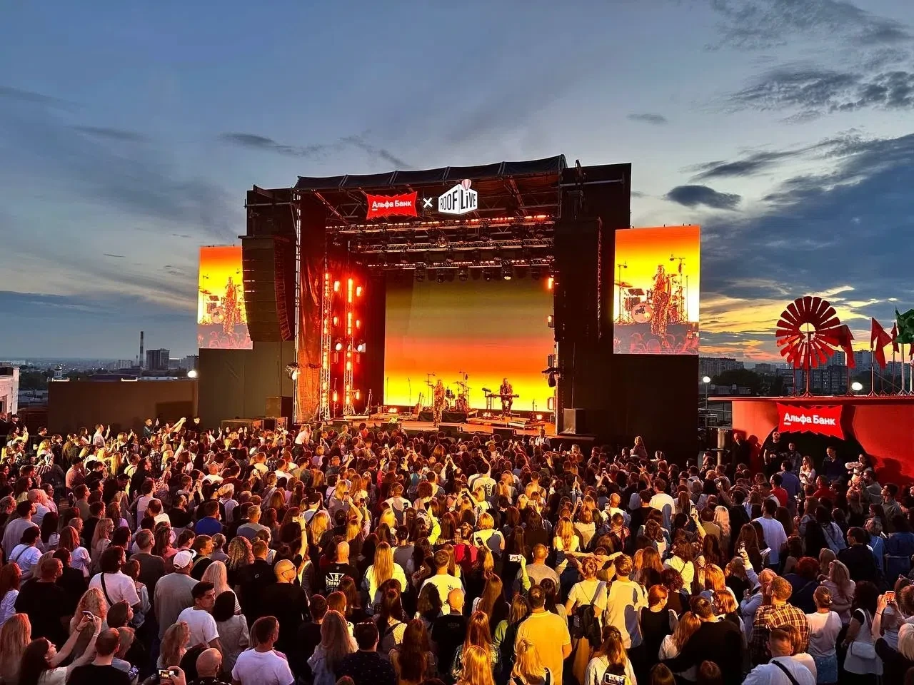 Депутат Михаил Матвеев просит проверить фестиваль Roof Live на крыше ТЦ «Аврора Молл» в Самаре из-за