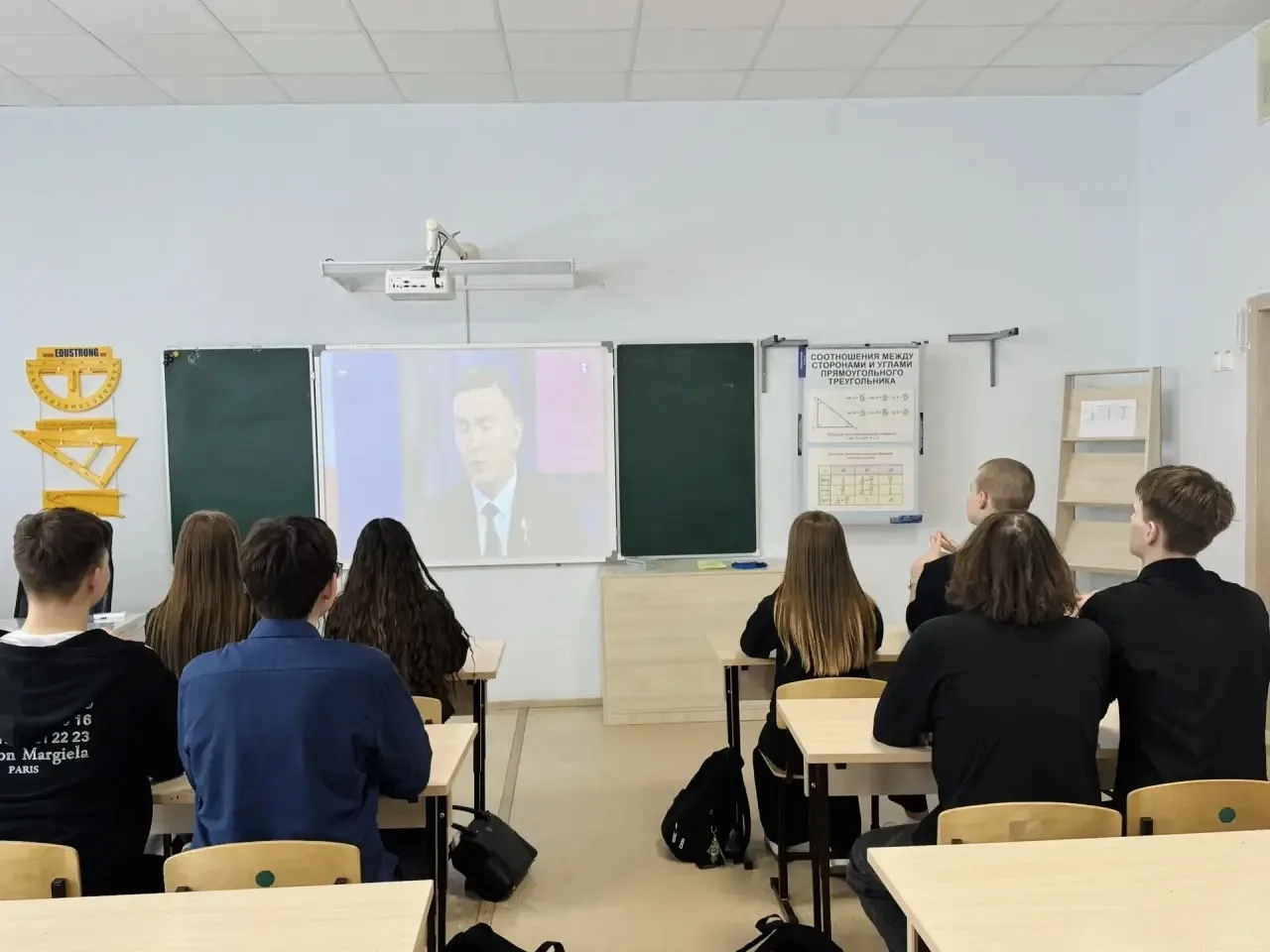 🇷🇺 «СВОи. Разговоры с героями»: диалог о главном накануне Дня защитника Отечества  В преддверии 23 ф