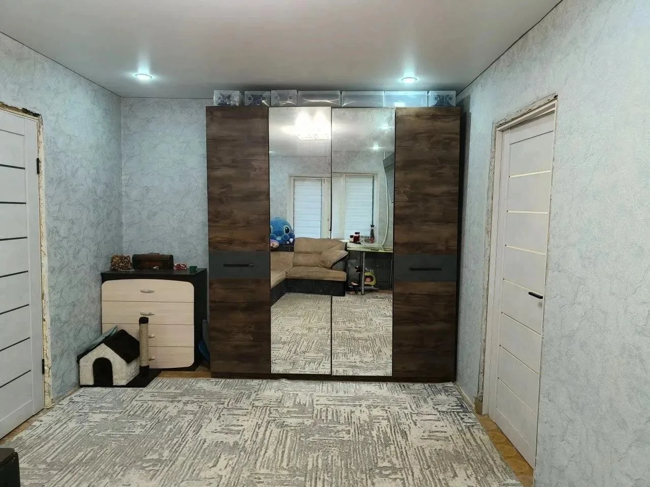 ‼Продам 2-ком. квартиру на кв. Луганский. 1/5 эт. кирпич. дома. 45/30/6м². Светлая и те...