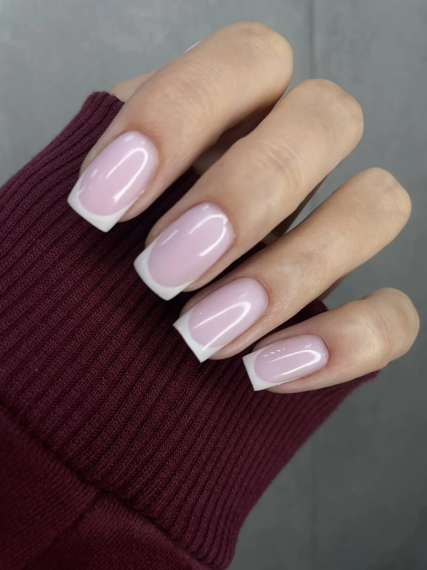 Ваша любимая классика , которая всегда смотрится свежо и уместно ☺️💅