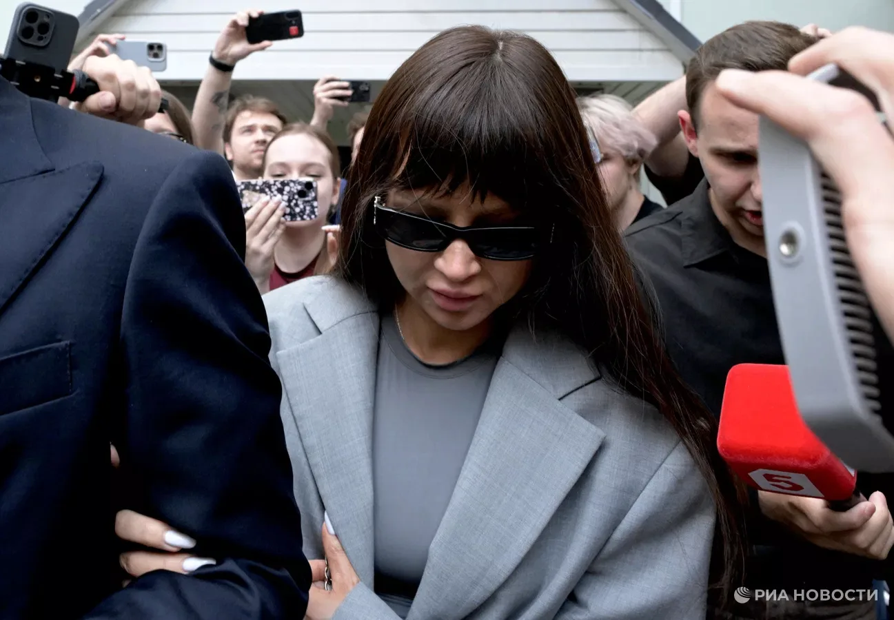 Суд приговорил блогера Лерчек к пяти годам условно и оштрафовал на 765 миллионов рублей.