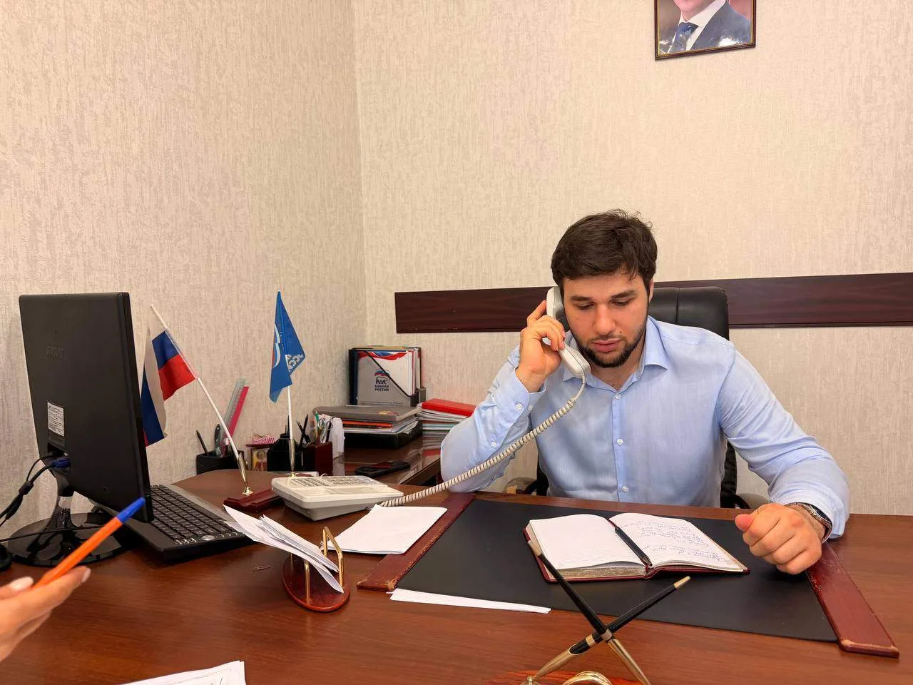 Депутат Махачкалинского городского Собрания Умар Османов провел прием граждан в Региона...