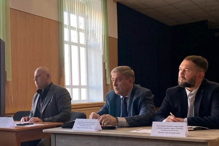 🏢Жители Железнодорожного микрорайона пожаловались на мусор и подтопление подвалов
