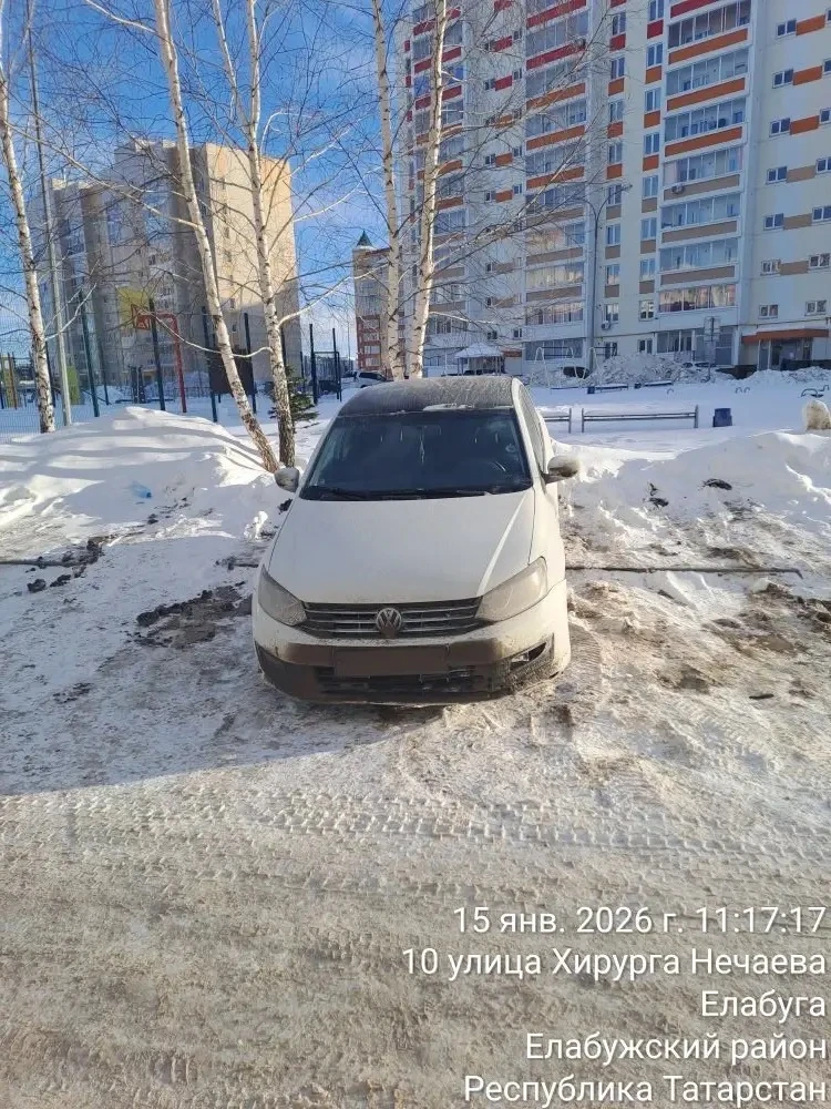 Продолжается работа по комплексной очистке дворов. Законных оснований эвакуировать автомобиль у нас,