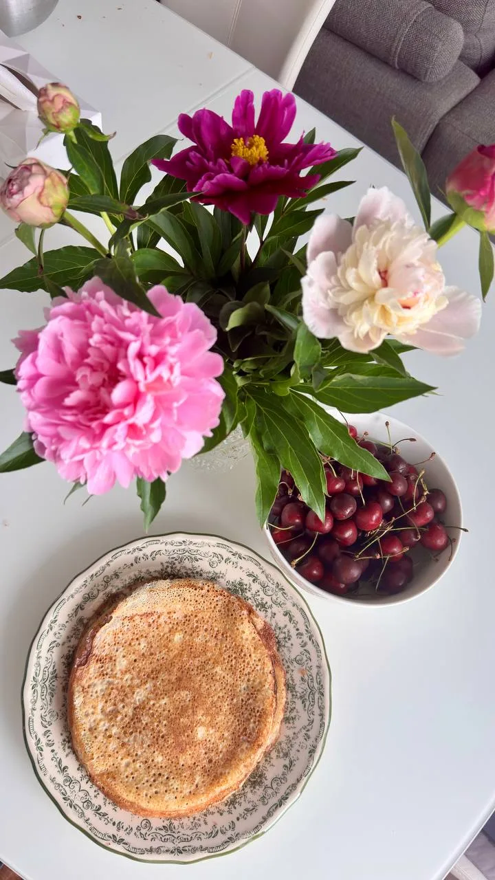 Сегодня утром напекла детям блинчики 🥞

И поймала себя на мысли: как хорошо, когда у детей остаются