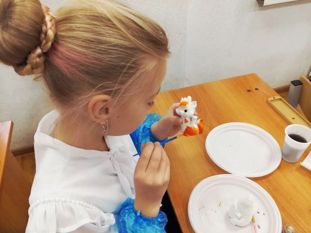 🎨 Маленькие руки — большое сердце ❤️   В минувший четверг в нашей школе царила особенная, теплая атм